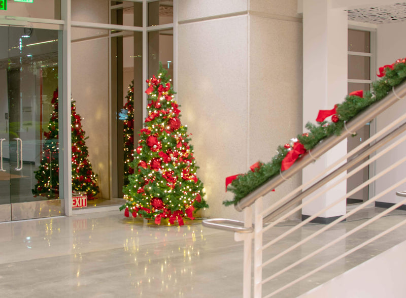 Professional Holiday Manufacturing & Installation Services from Lee Display