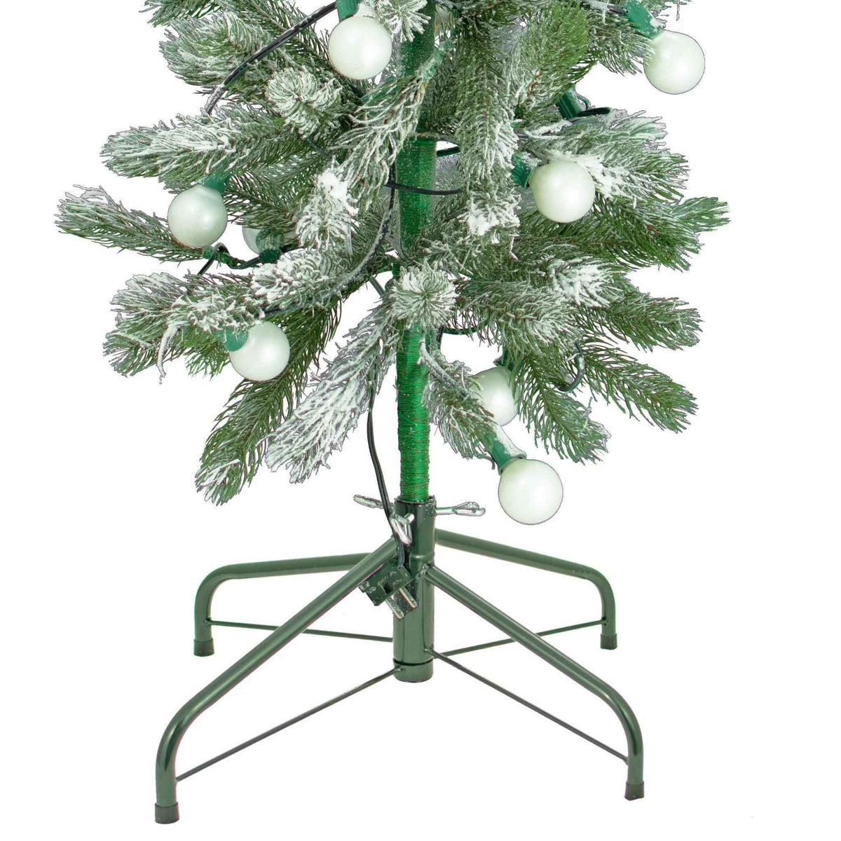 Aspen Pine Flocked Christmas Tree - Lee Display