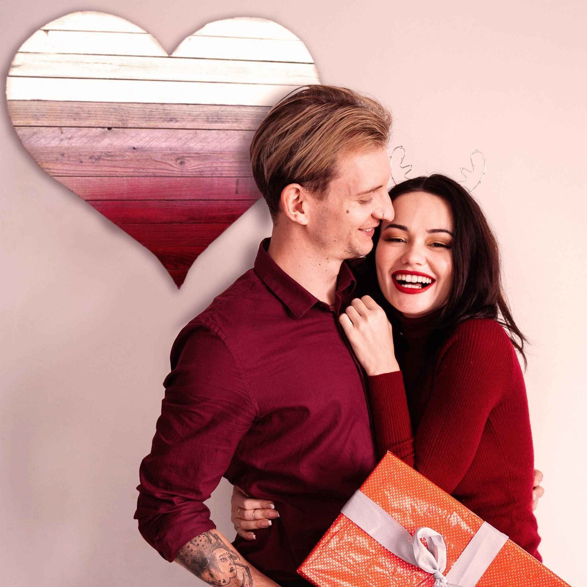 Fading Wooden Valentine's Day Heart - Lee Display