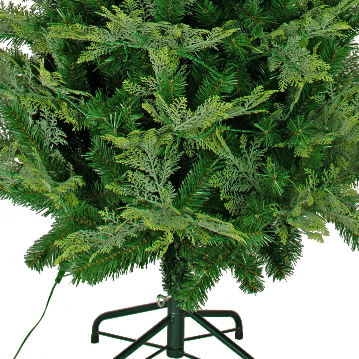 Luxe Christmas Pre-Lit Leyland Cypress Tree - Lee Display
