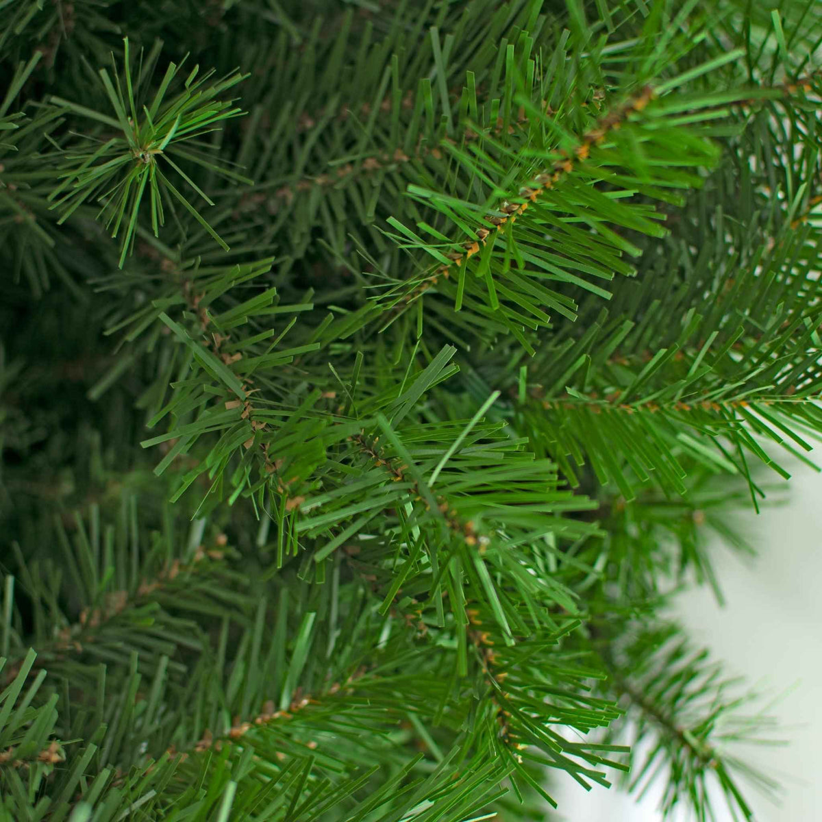 Premier Pre-Lit Pine Christmas Tree - Lee Display