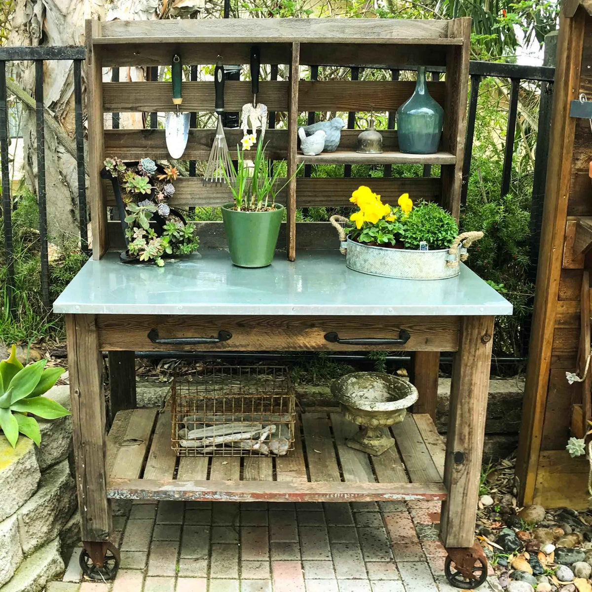 Redwood Potting Table - Lee Display