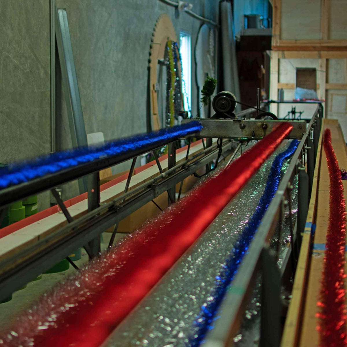 Tinsel Brush American Flags - Lee Display