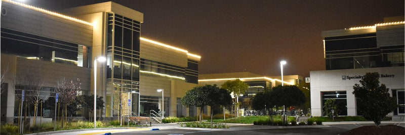 embarcadero style building and office park exterior holiday lighting installations from lee display