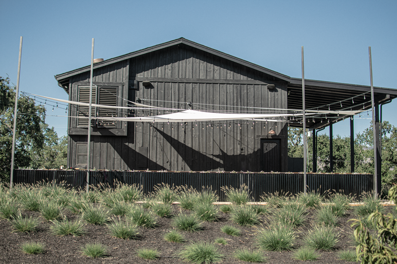 Working with contemporary and modern rustic design styles that fit perfectly into the Napa Valley Wine scene, Lee Display built custom visual merchandising pieces that transform this old barn into a landing destination. 