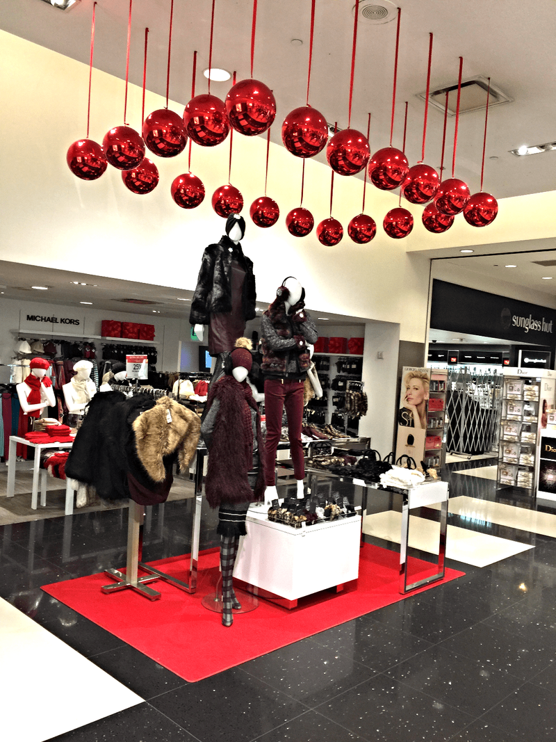 Merchandising in Extra Large - Lee Display