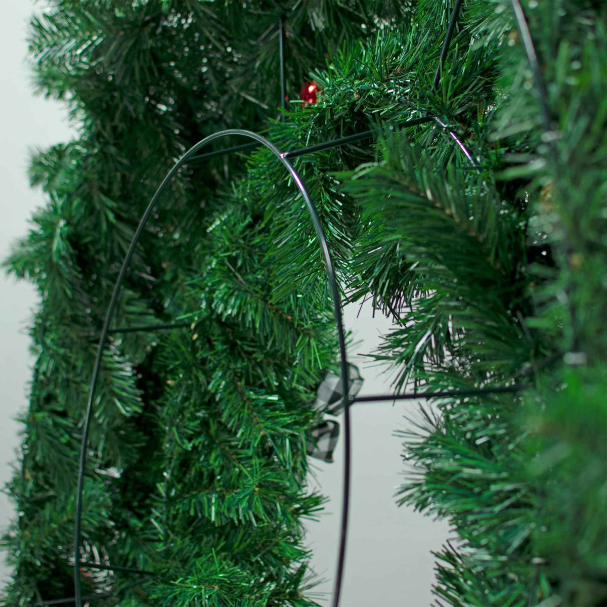 4FT Premier Pine Fir Christmas Wreath - Lee Display